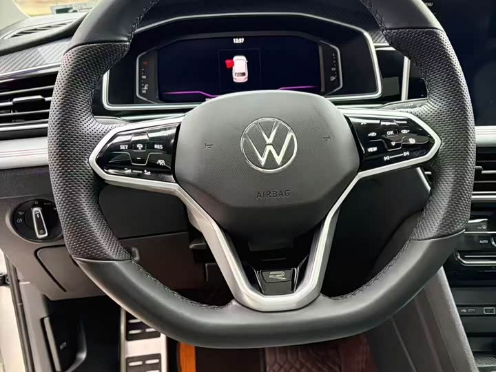 Фото 7 - Volkswagen Tiguan L Pro