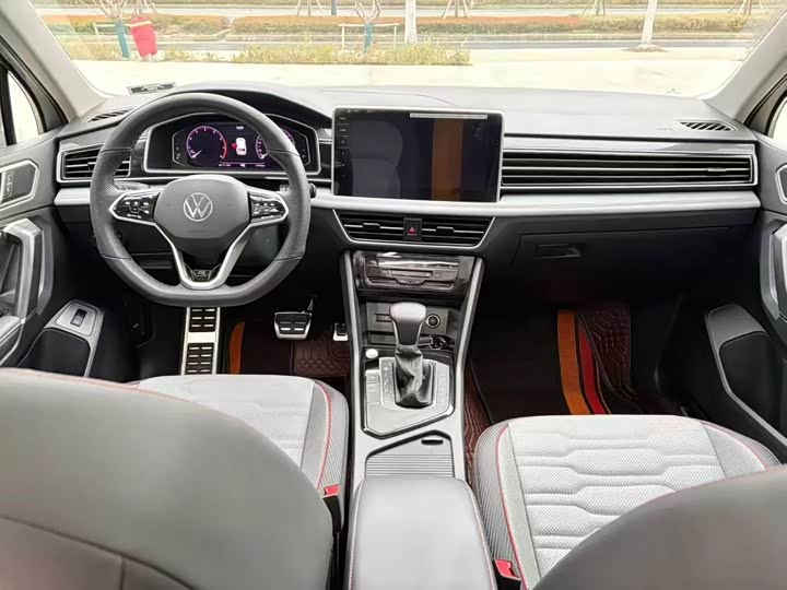 Фото 9 - Volkswagen Tiguan L Pro