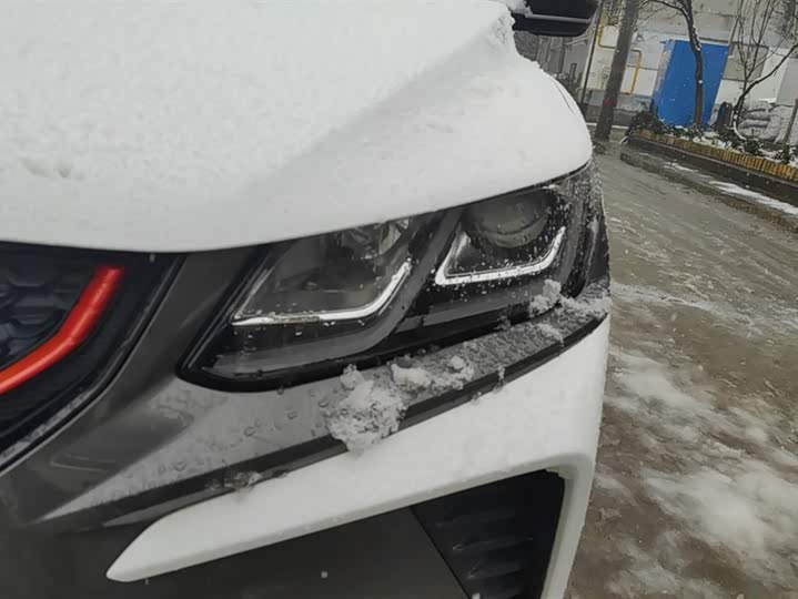 Фото 5 - Geely Coolray