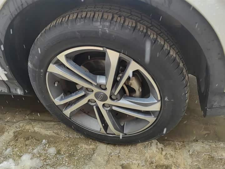 Фото 6 - Geely Coolray