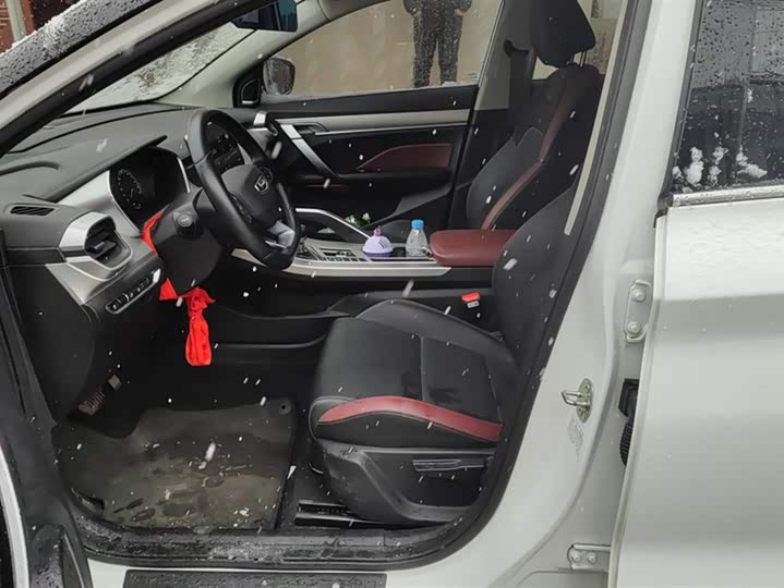 Фото 9 - Geely Coolray