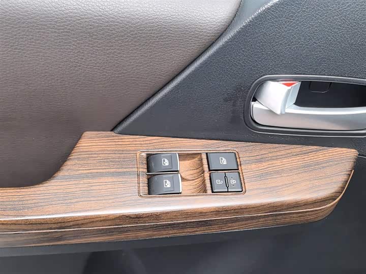 Фото 9 - Dongfeng Forthing Lingzhi Plus