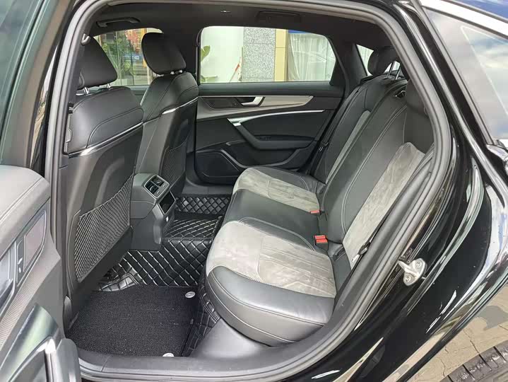 Фото 6 - Audi A6L