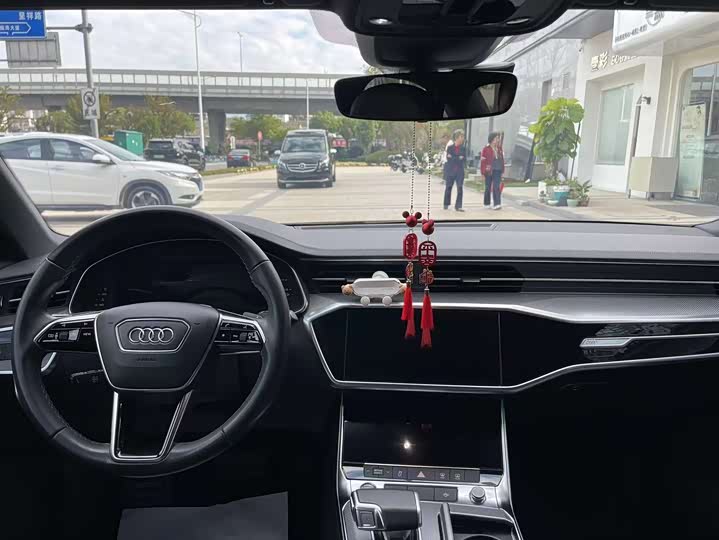 Фото 9 - Audi A6L