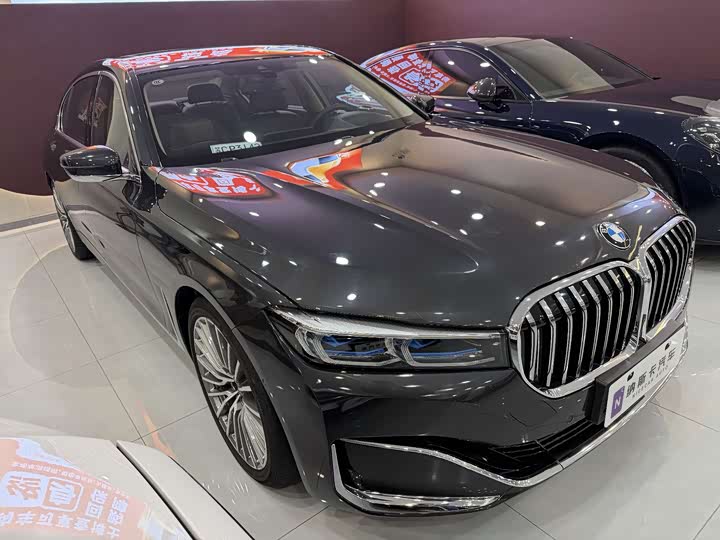 Фото 3 - BMW 7 Series