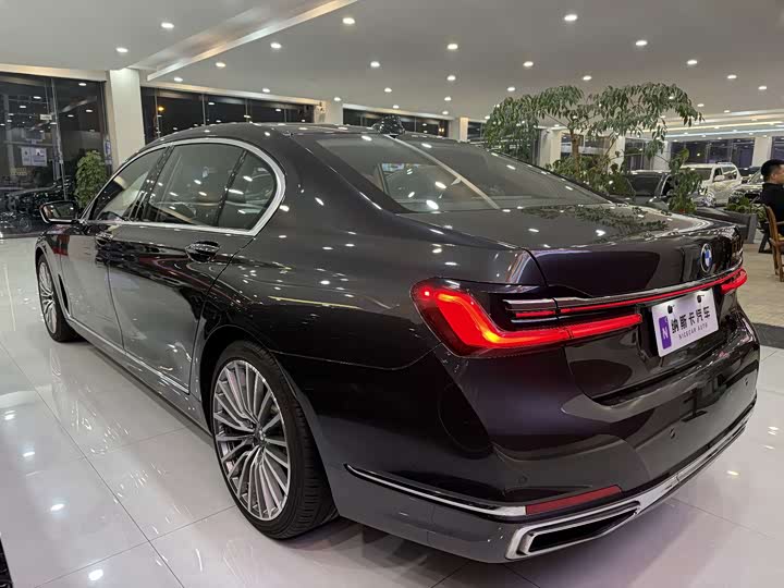 Фото 4 - BMW 7 Series