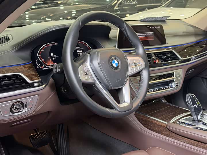Фото 7 - BMW 7 Series