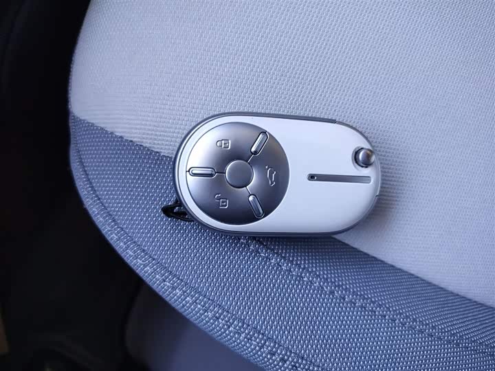 Фото 8 - Bestune Pony