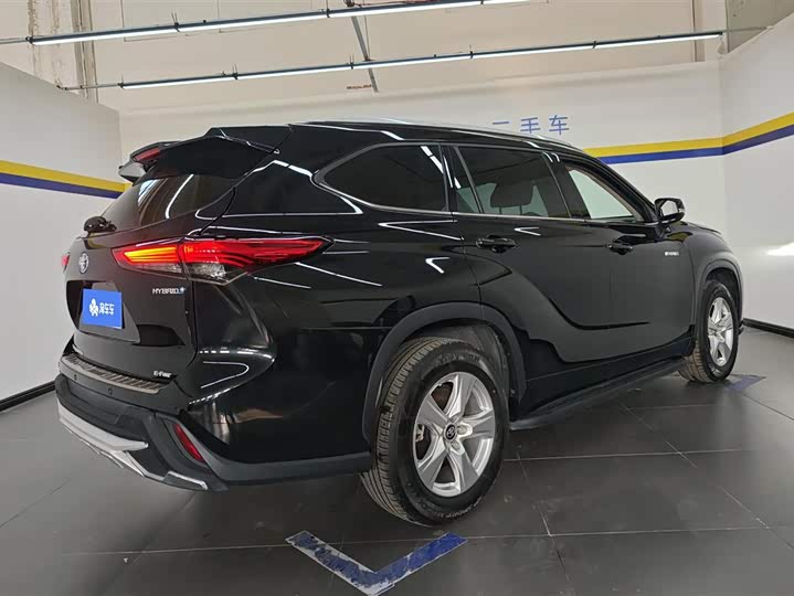 Фото 3 - Toyota Highlander