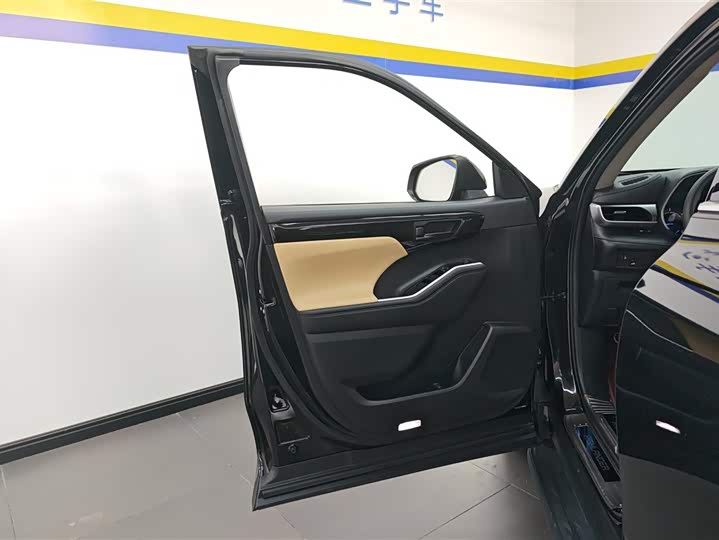 Фото 7 - Toyota Highlander