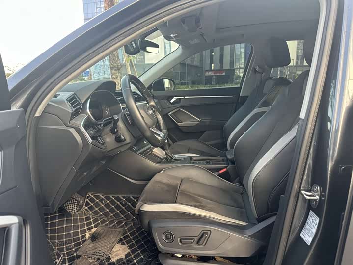 Фото 4 - Audi Q3