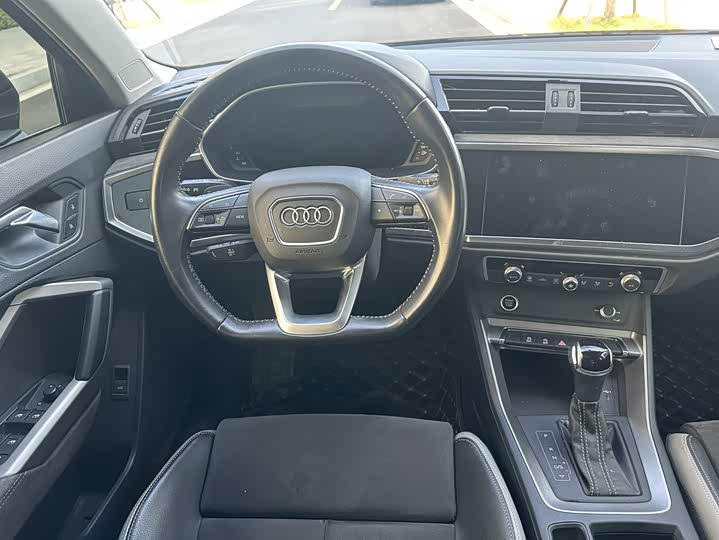 Фото 6 - Audi Q3