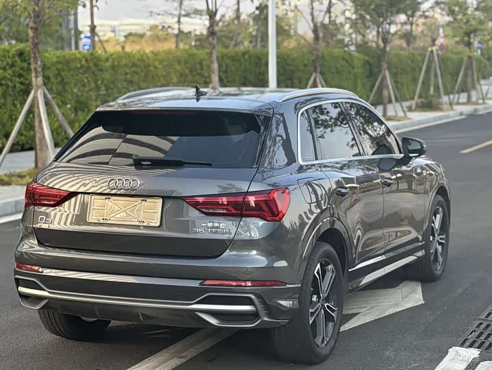 Фото 8 - Audi Q3