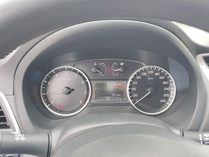 Фото 4 - Nissan Sylphy