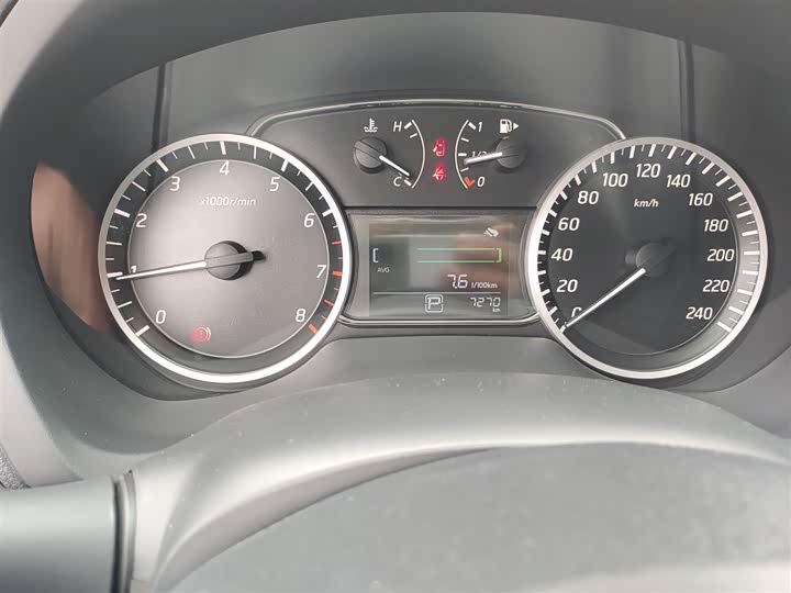 Фото 5 - Nissan Sylphy