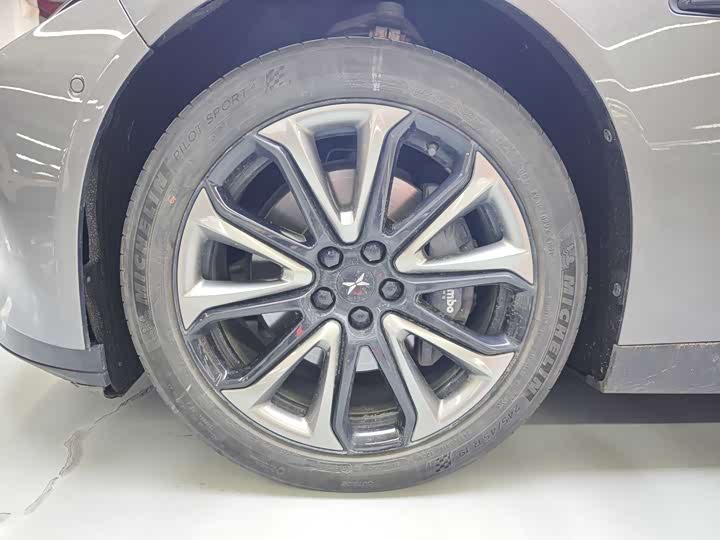 Фото 9 - XPeng P7