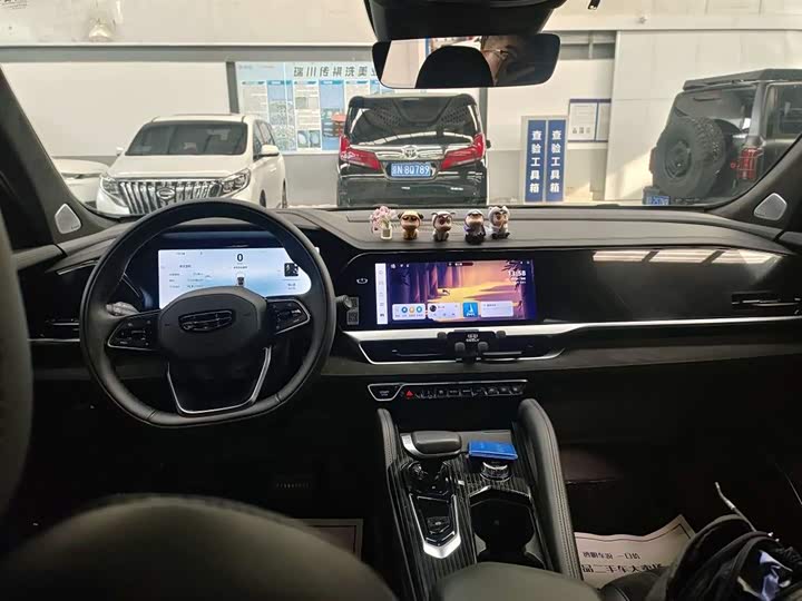 Фото 8 - Geely Monjaro