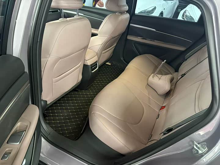 Фото 5 - XPeng Mona M03