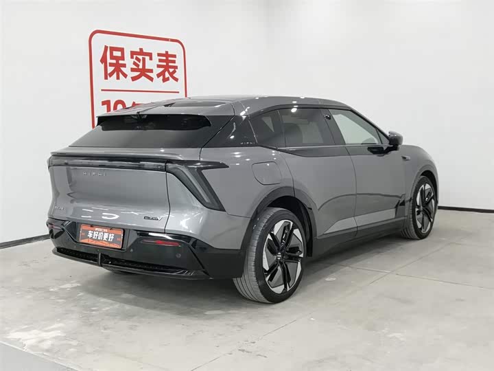 Фото 2 - HiPhi Y