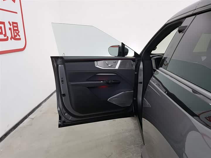 Фото 8 - HiPhi Y