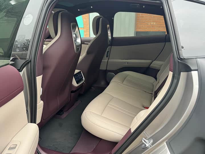 Фото 6 - Xiaomi YU7