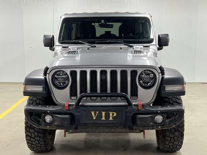 Фото 2 - Jeep Wrangler