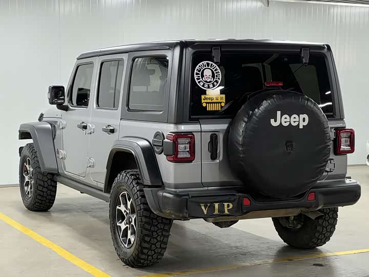 Фото 5 - Jeep Wrangler
