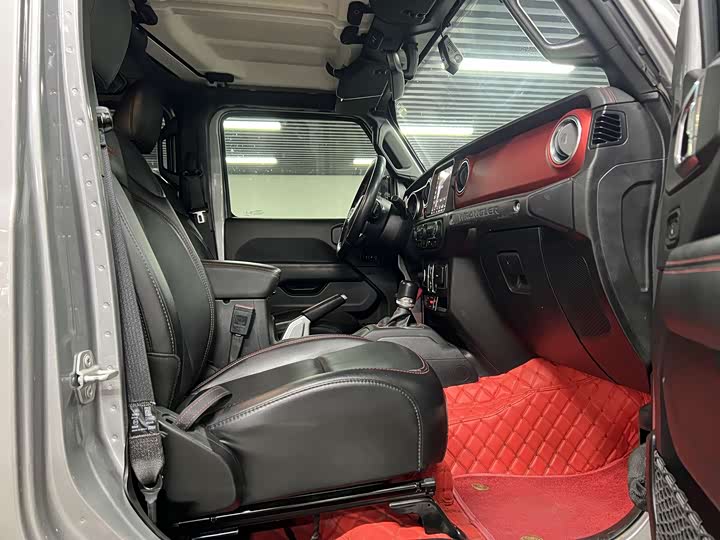 Фото 9 - Jeep Wrangler