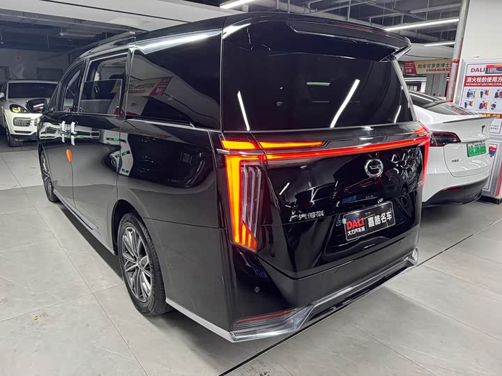 Фото 4 - GAC Trumpchi M8