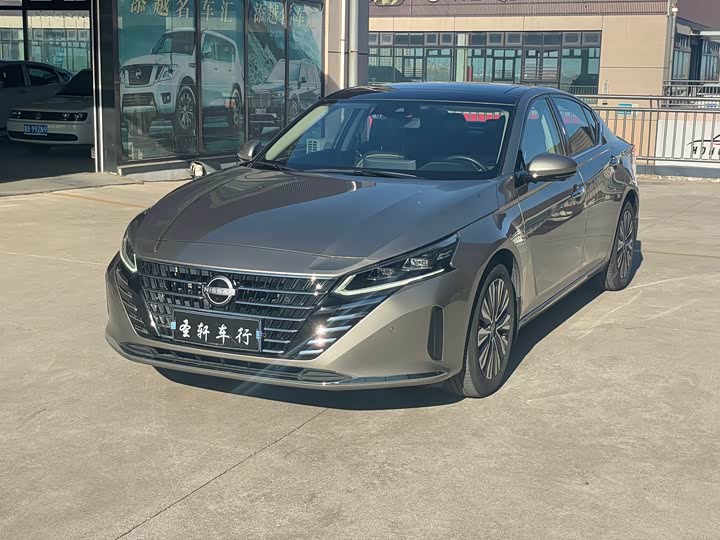 Фото 1 - Nissan Teana