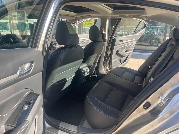 Фото 9 - Nissan Teana