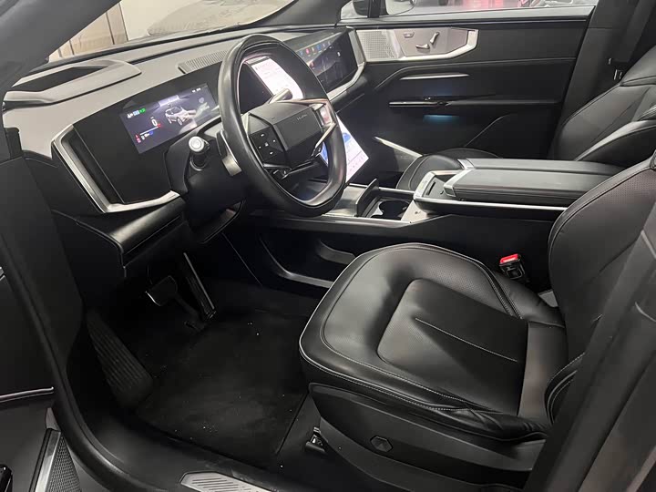 Фото 4 - HiPhi Y