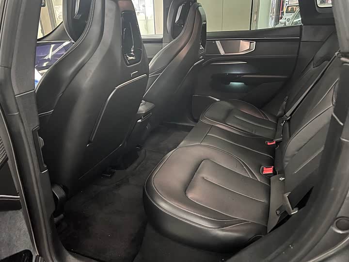 Фото 6 - HiPhi Y