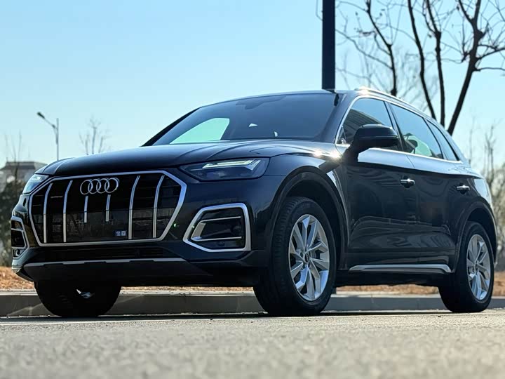 Фото 2 - Audi Q5L