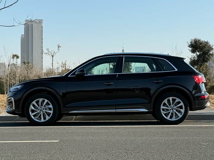 Фото 4 - Audi Q5L