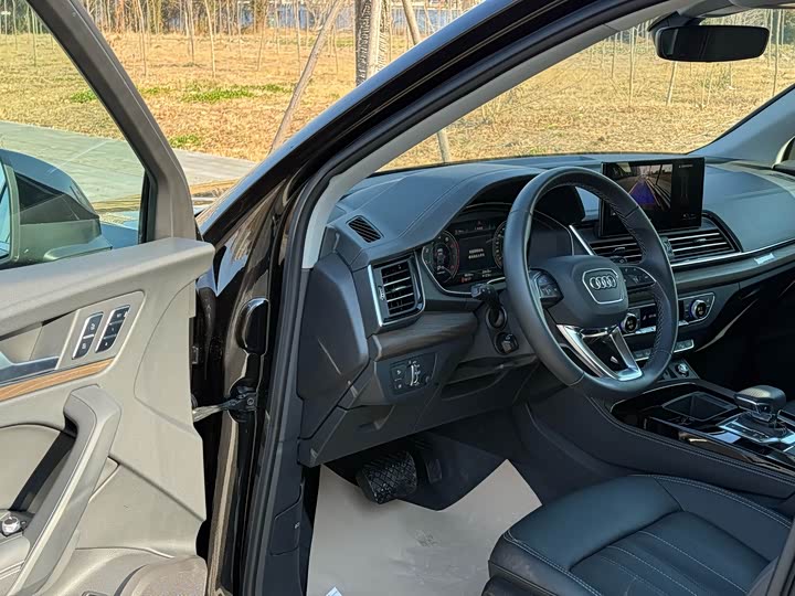 Фото 5 - Audi Q5L