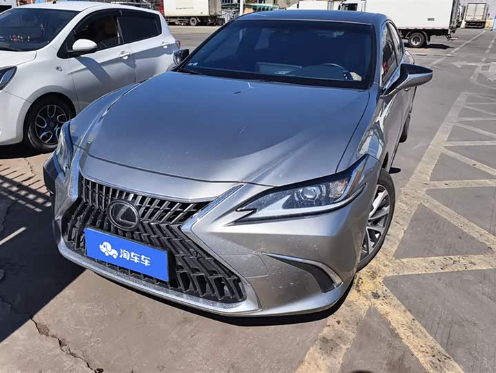 Фото 2 - Lexus ES