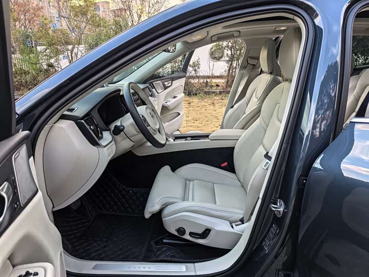 Фото 6 - Volvo XC60 Hybrid