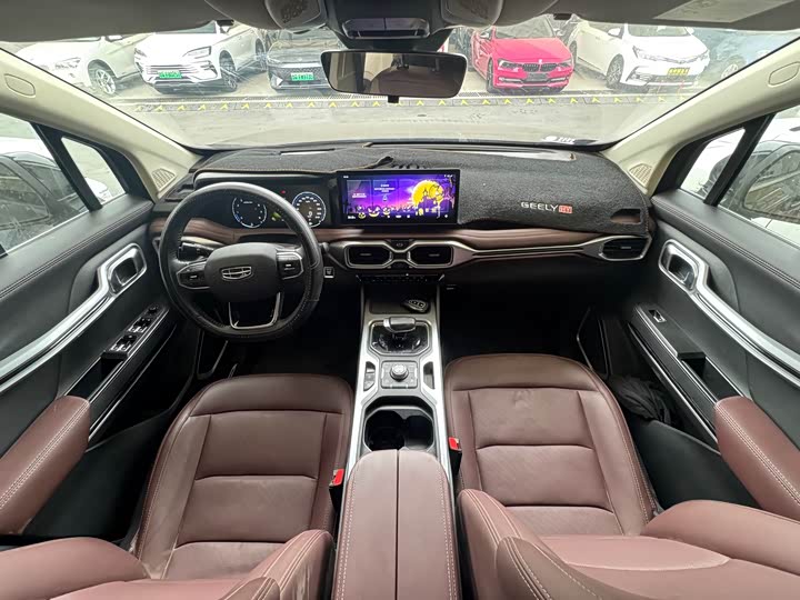 Фото 4 - Geely Okavango