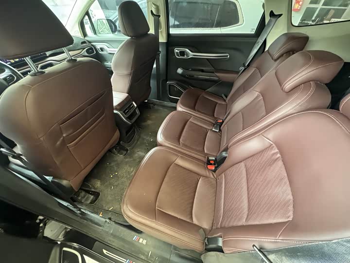 Фото 6 - Geely Okavango