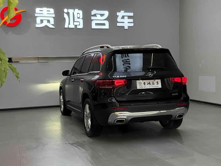 Фото 8 - Mercedes-Benz GLB-Class