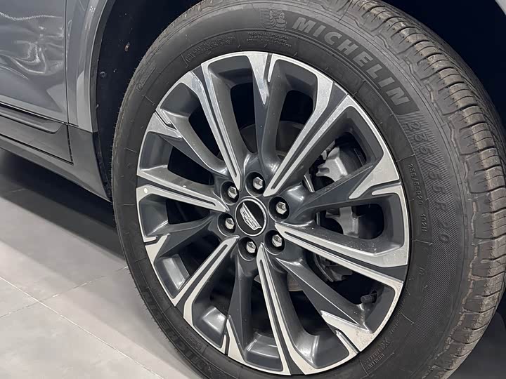 Фото 3 - Cadillac XT5