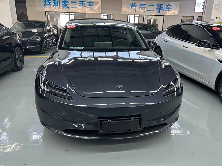 Фото 2 - Tesla Model 3