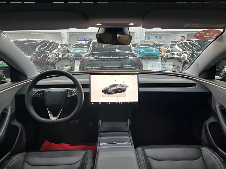 Фото 5 - Tesla Model 3