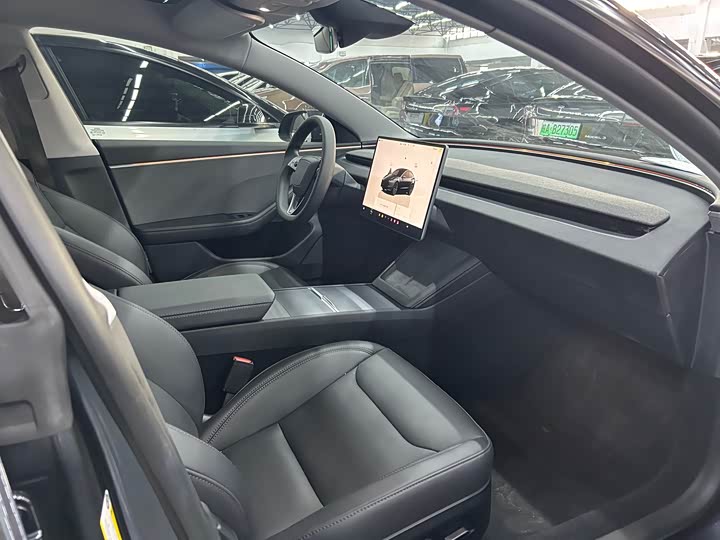 Фото 9 - Tesla Model 3