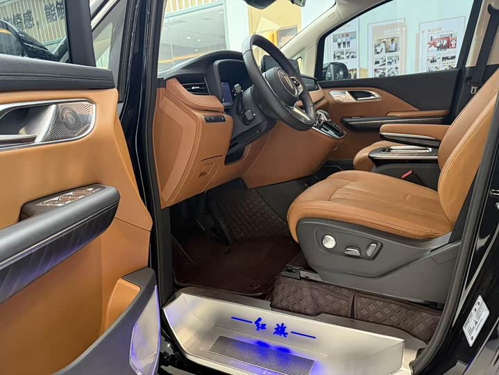 Фото 7 - Hongqi HQ9 Hybrid