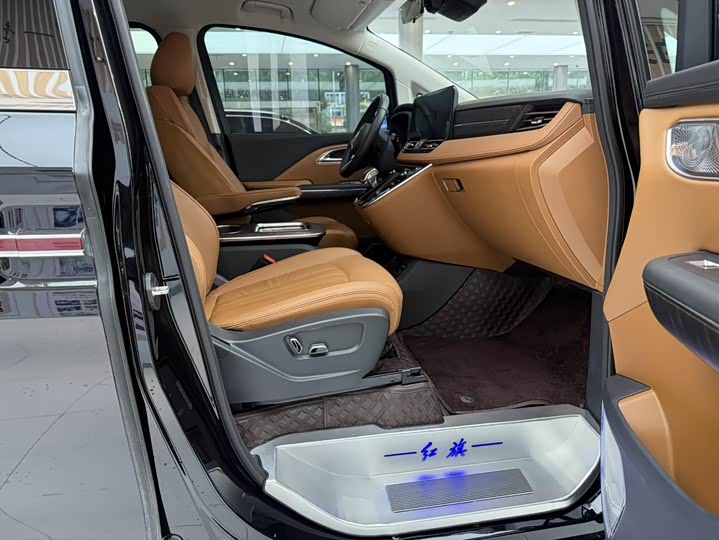 Фото 8 - Hongqi HQ9 Hybrid