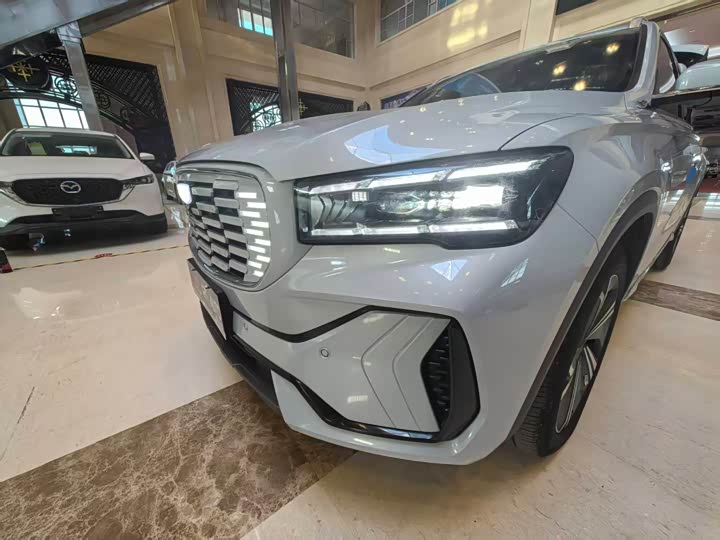 Фото 7 - Geely Monjaro