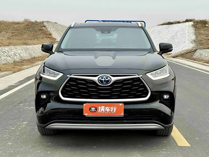 Фото 2 - Toyota Highlander