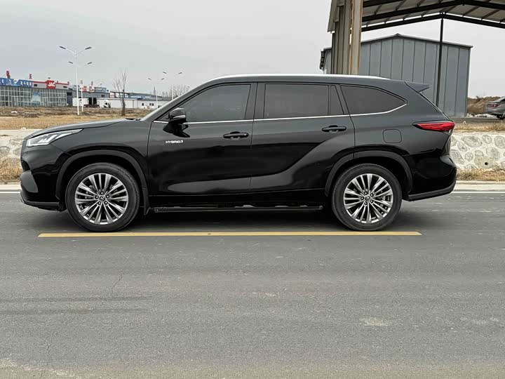 Фото 3 - Toyota Highlander